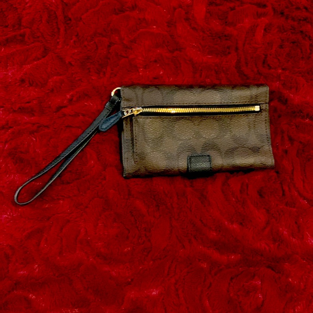 Like New Coach Wallet Wristlet - Picture 5 of 6